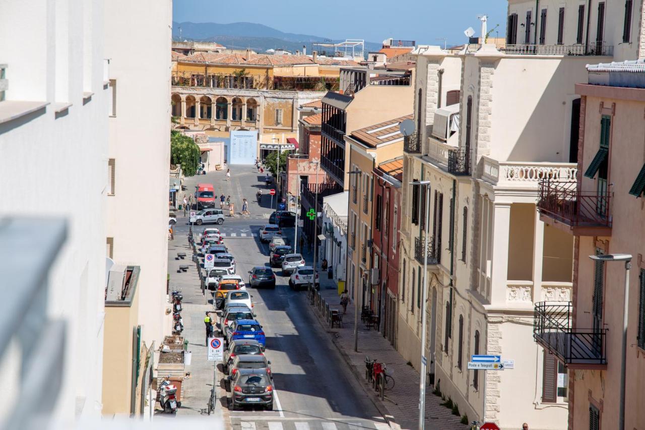 “Here” Downtown Альгеро Экстерьер фото